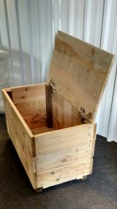 Chest Made Of Pallet Wood Pallet Boxes Crates Chests in sizing 720 X 1282