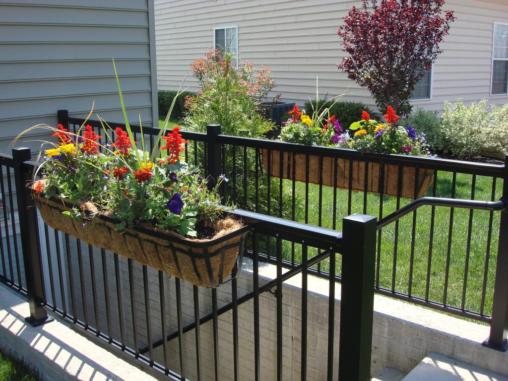 Deck Railing Planter Brackets Railing Stairs And Kitchen Design for measurements 1024 X 768