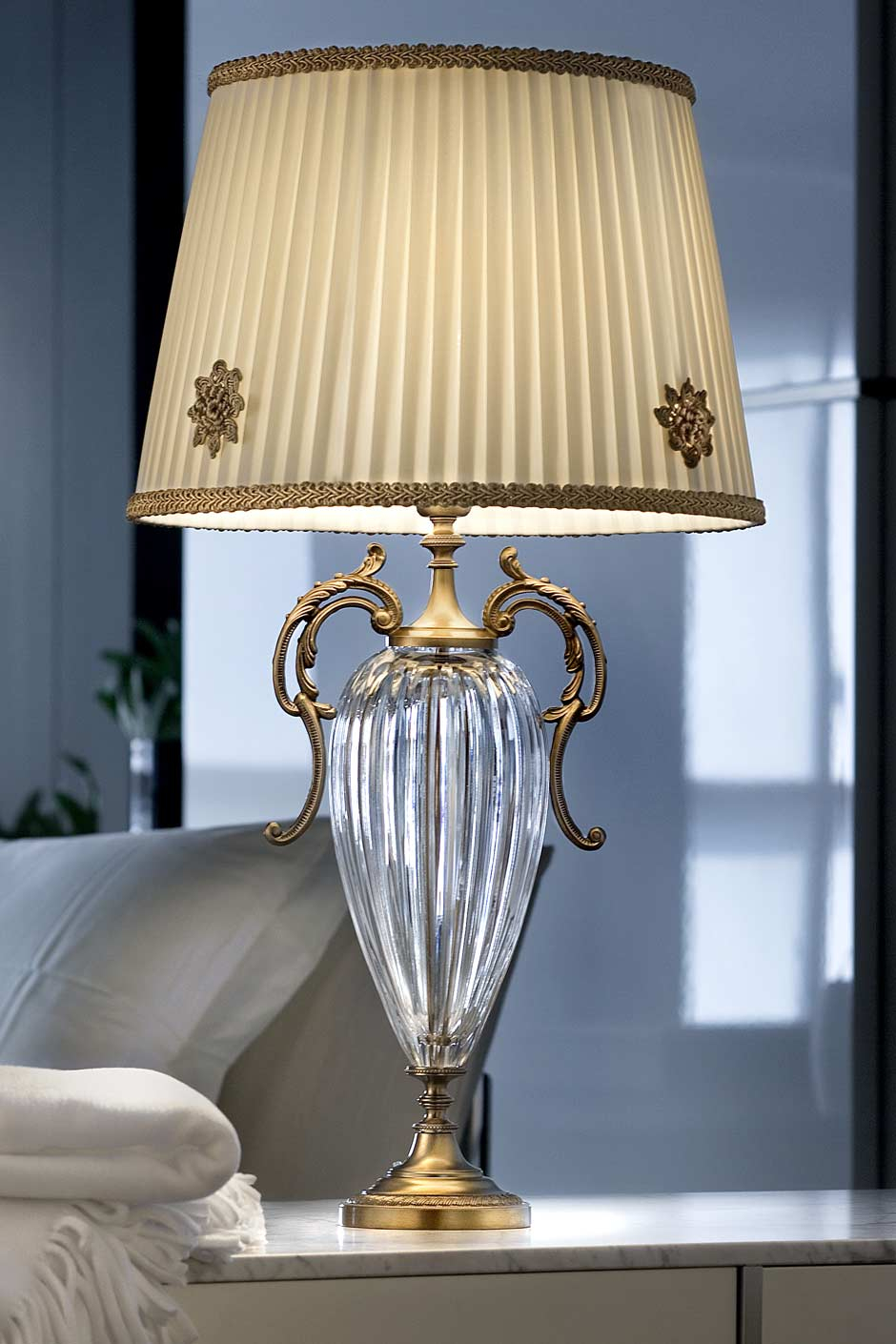 Amphora Style Table Lamp In Fluted Clear Crystal Base With Antique Gold Effect Metal Decorations And Cream Silk Shade in dimensions 940 X 1410