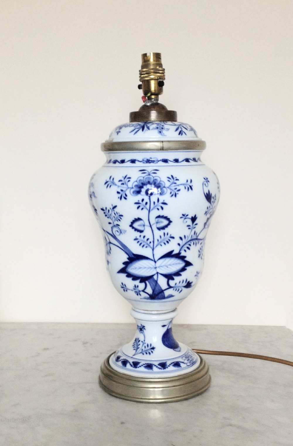 Antiques Atlas Meissen Blue Onion Table Lamp pertaining to proportions 1000 X 1520