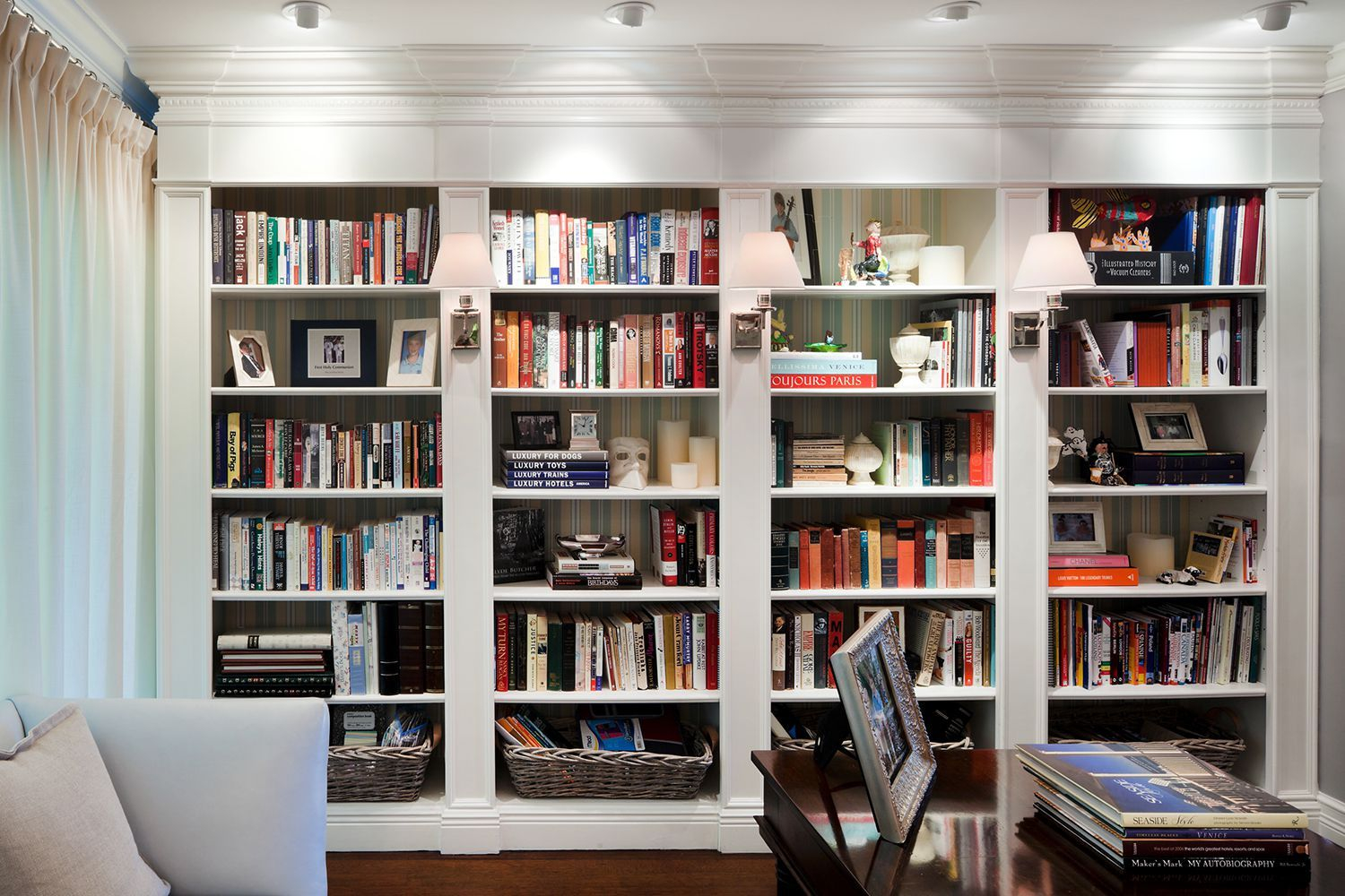 25 Rooms With Stylish Built In Bookshelves Bookshelves In for proportions 1500 X 1000