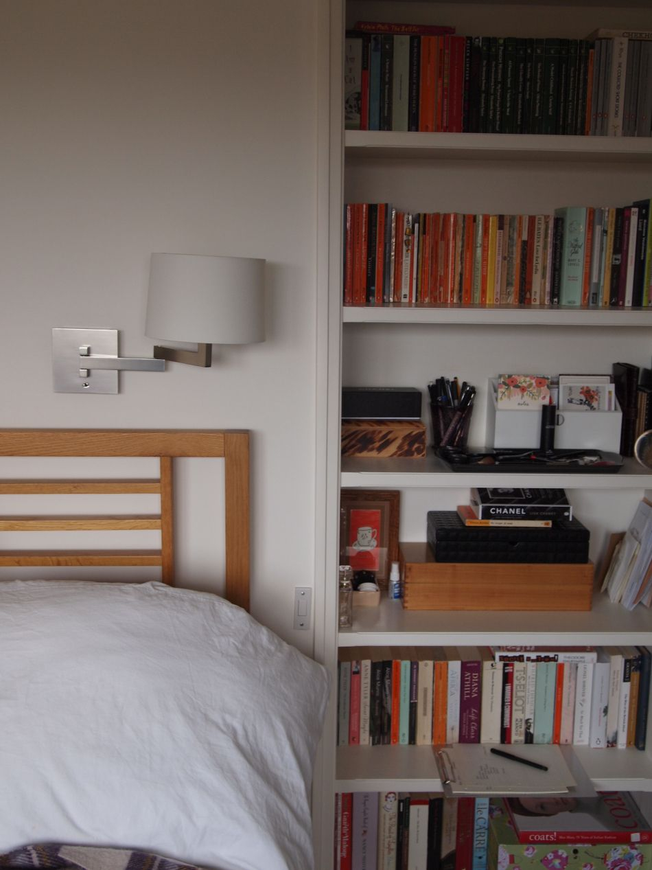 Bookshelf Next To Bed Bookshelves In Bedroom intended for dimensions 950 X 1267